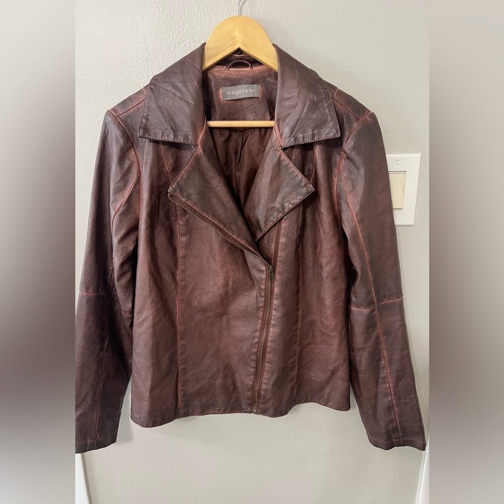 Bagatelle Vegan Distressed Faux Leather Moto Jacket Women’s Medium Brown Zip